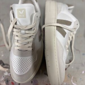 Veja V-90 Sneakers in White/Taupe Women's Size 10 - Great Condition